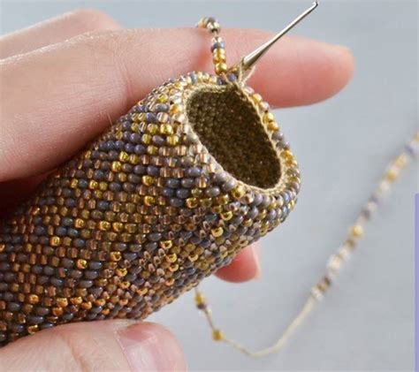 how to crochet a bead